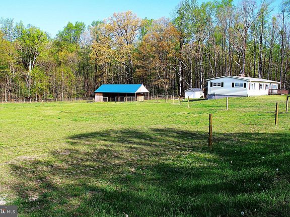 4th image of 3730 Hunting Creek Rd