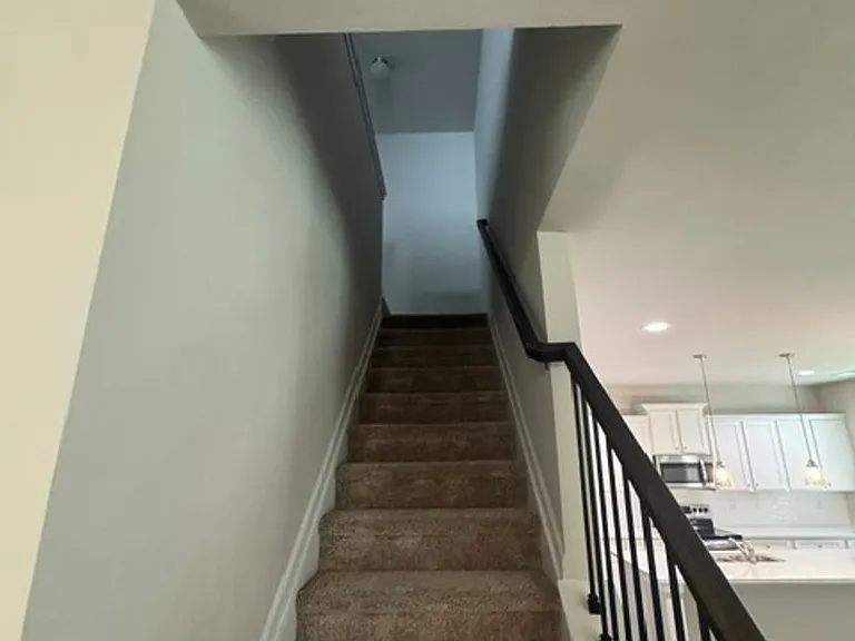 1156 Burgundy Dr — Photo 10