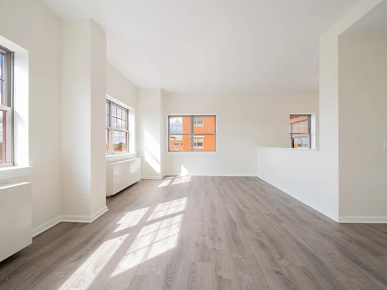 7525 153rd St #614 — Photo 3