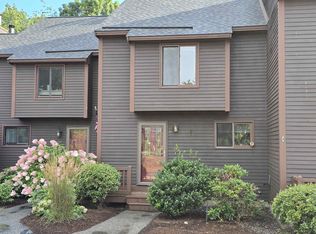 43 Thornhill Rd, Stratham, NH 03885
