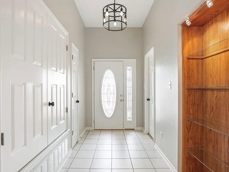 8600 Five Wells Rd — Photo 2