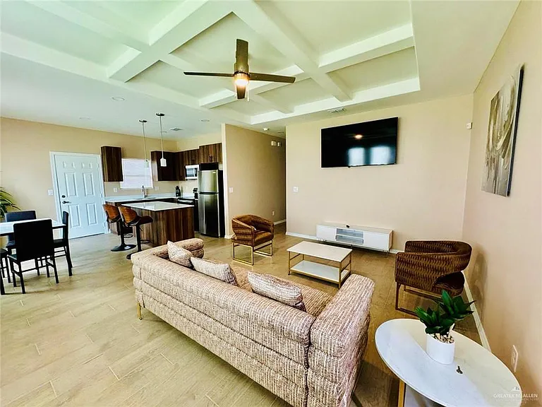 3013 W Driftwood St #1 — Photo 5