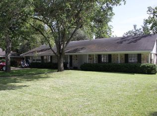 806 Progress St, Edna, TX 77957