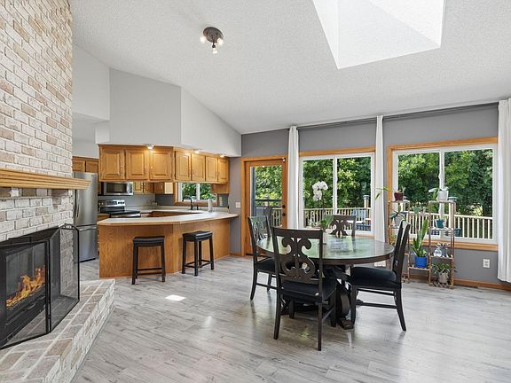 4th image of 7288 Foxboro Ct