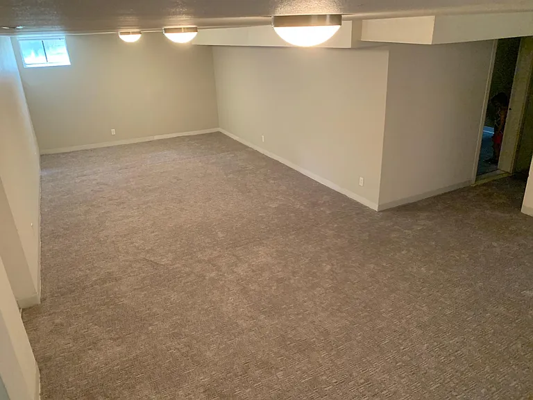 2325 S Clayton St — Photo 18