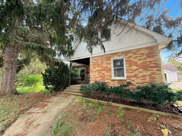 925 Glen Ct, Waukegan, IL 60085
