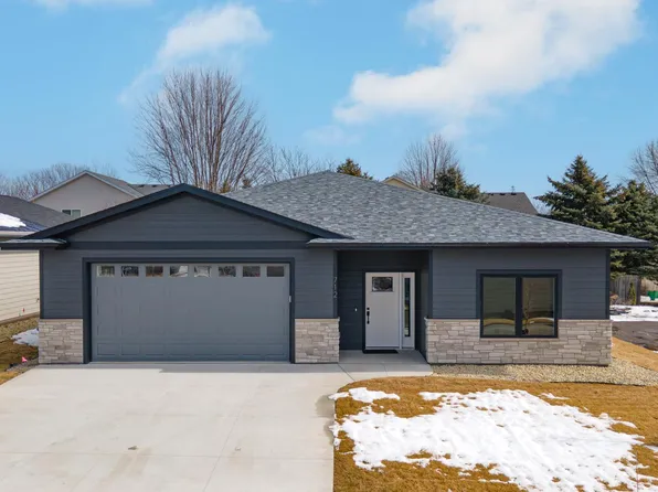 712 Maple Pl, Northfield, MN 55057