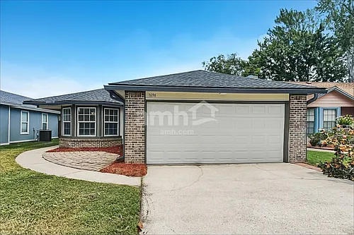 1694 Ashwood Cir Photo 1