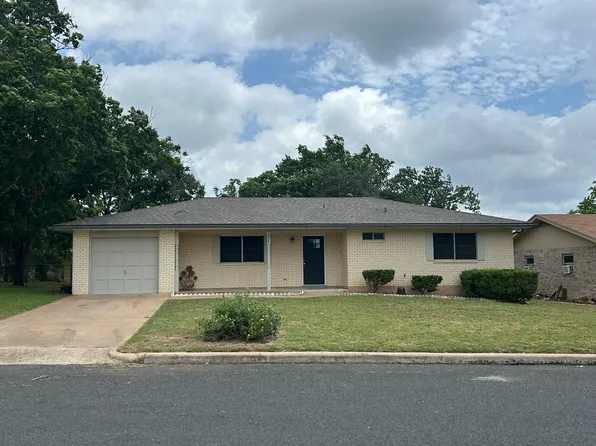 306 Seamoor Dr, Fredericksburg, TX 78624