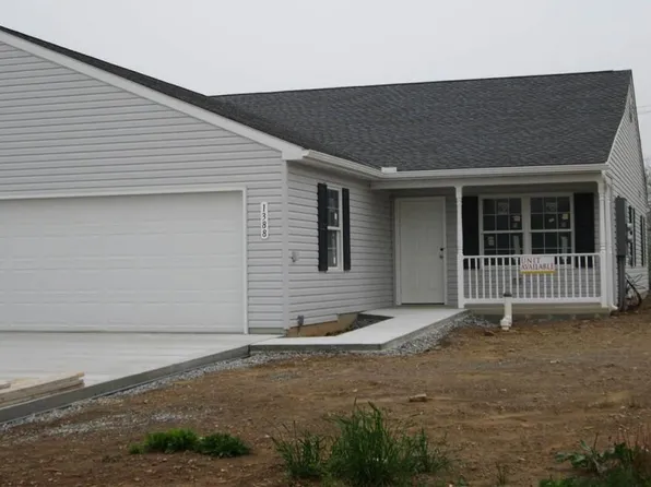 1388 Pleasant View Dr, Spring Grove, PA 17362