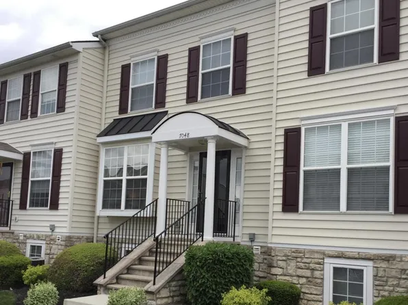 7048 Monarchos Dr, New Albany, OH 43054