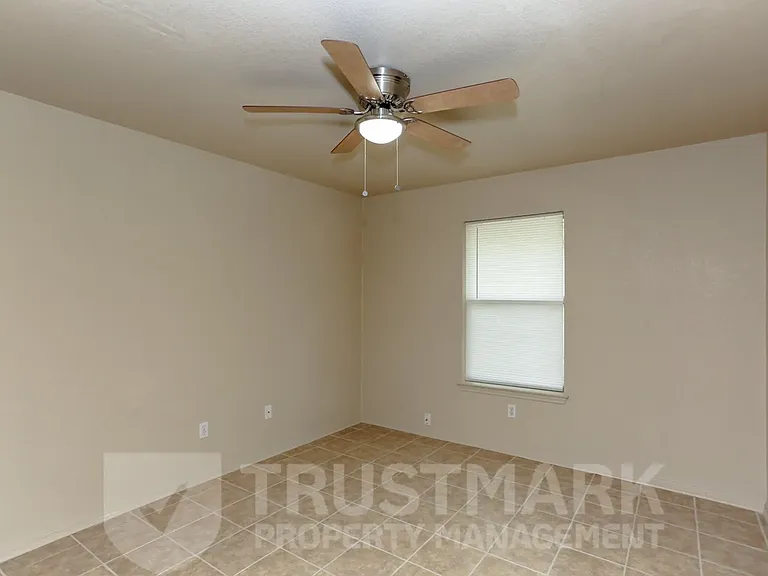 932 Maplewood St #B — Photo 22