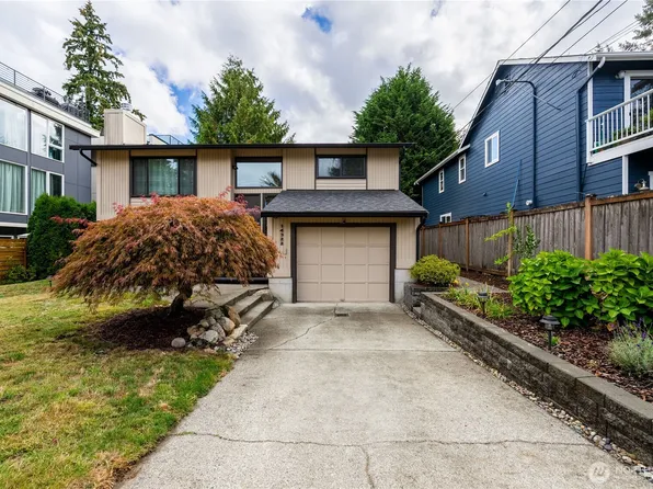 14322 Wallingford Avenue N, Seattle, WA 98133