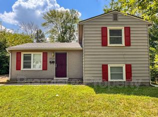 7725 E 51st St, Kansas City, MO 64129