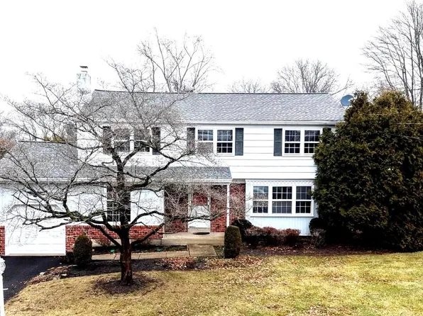 77 Lenape Dr, New Britain, PA 18901