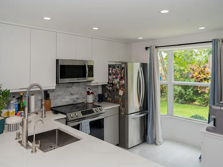 1877 NE 15th Ave #1877 — Photo 3