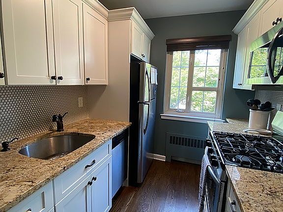 5th image of 18 Nathan Hale Dr APT 83B