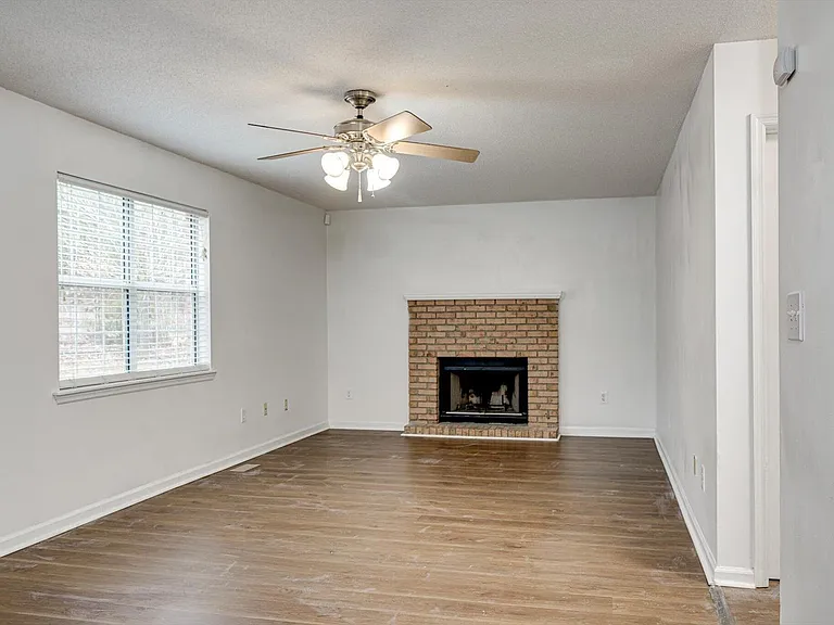 2508 Sand Ridge Ct — Photo 15