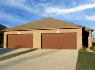 804 Walnut St, Burleson, TX 76028
