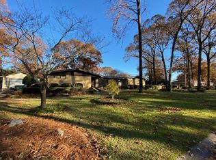 206 Oakridge Dr, Warner Robins, GA 31093