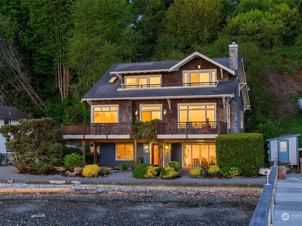 10989 Rolling Bay Walk NE, Bainbridge Island, WA 98110