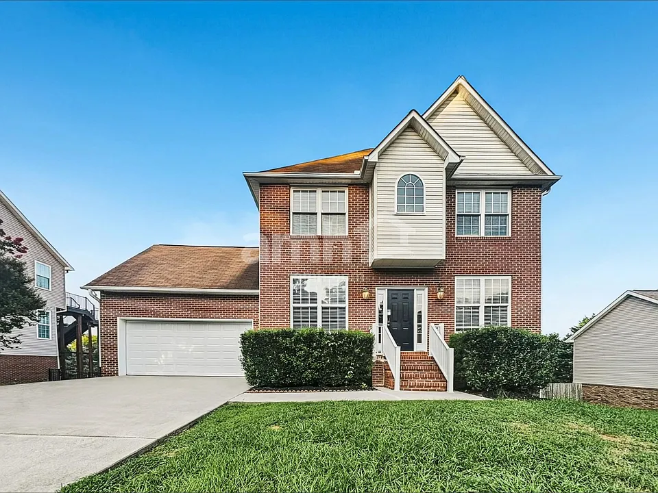 1832 Silver Cloud Ln