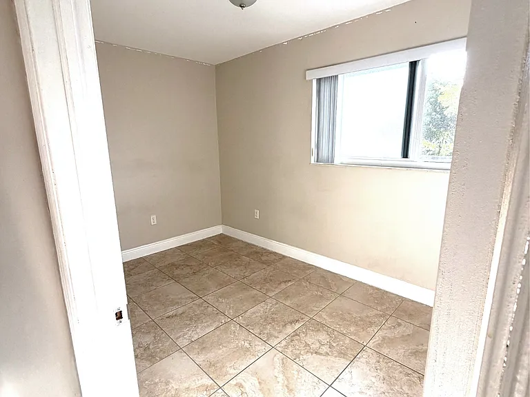 467 NW 19th St #342 — Photo 15