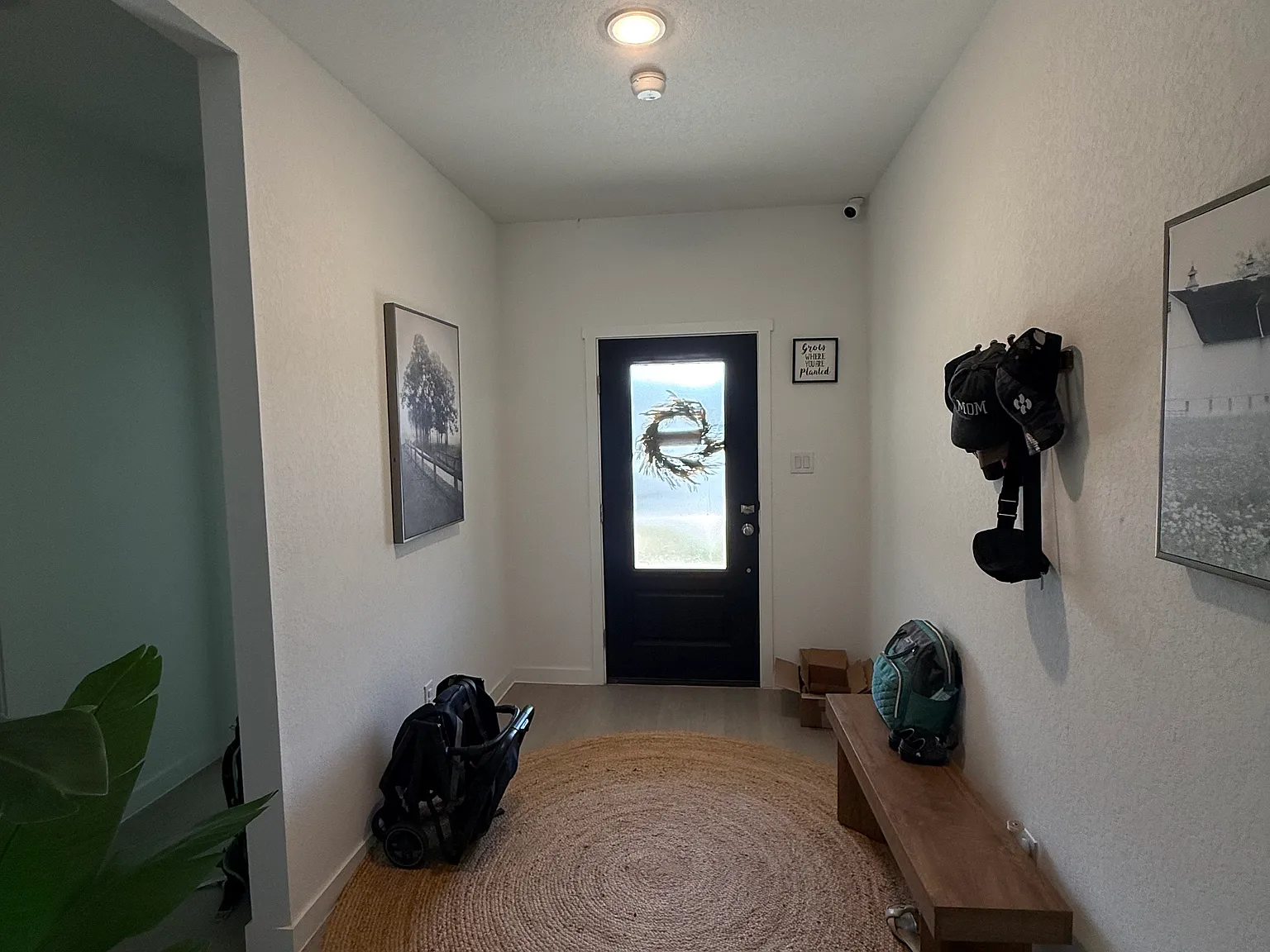 4 bed, 2302 sqft, $2,995 — Photo 3