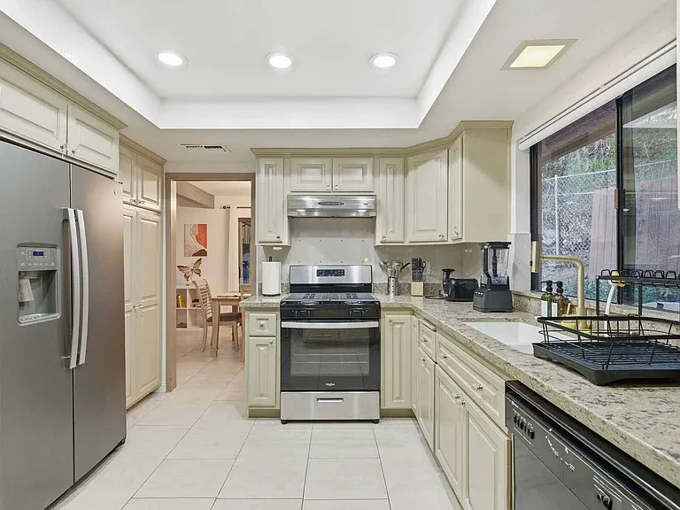 1615 California Pl — Photo 20