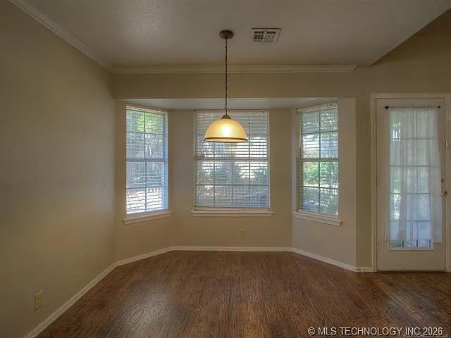 1112 N Willow Ave N — Photo 11