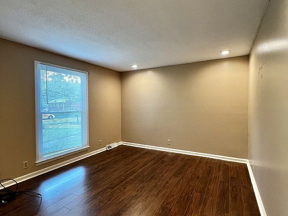 5th image of 365 Welchwood Dr