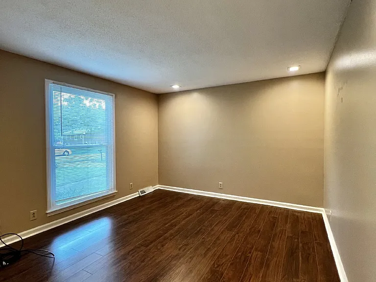 365 Welchwood Dr — Photo 5