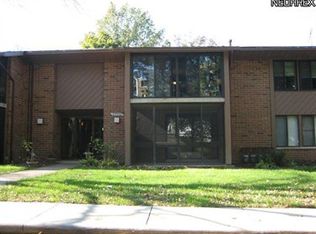 22960 Mastick Rd APT 104, Fairview Park, OH 44126