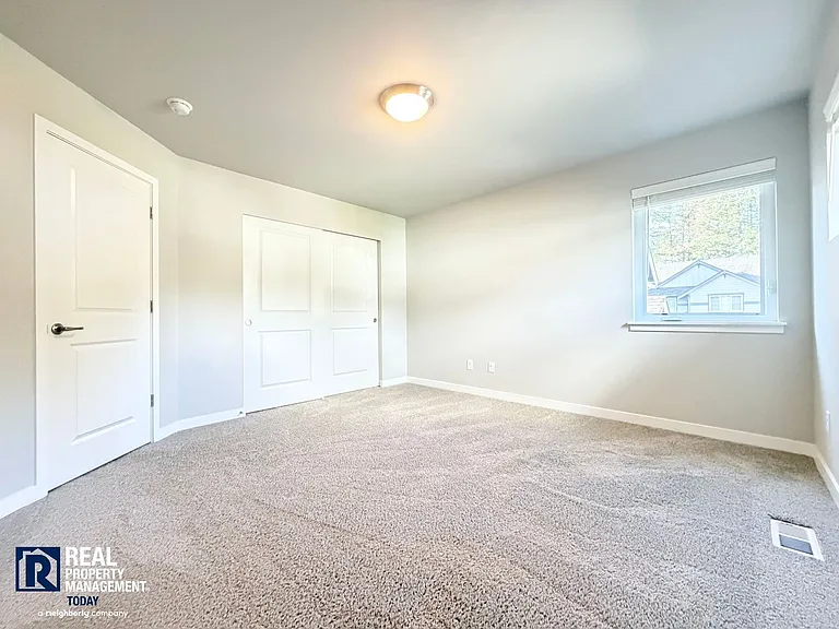 16156 8th Ave E — Photo 21