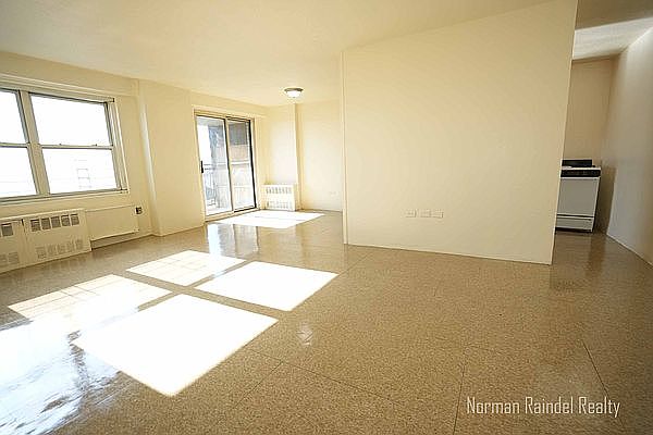 1st image of 660 E 98th St #5A