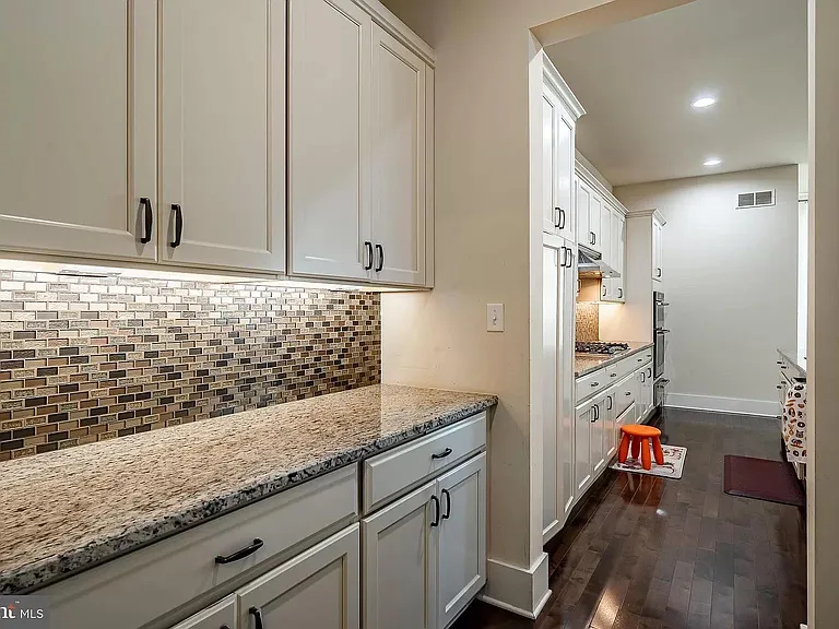 309 Quigley Dr — Photo 6