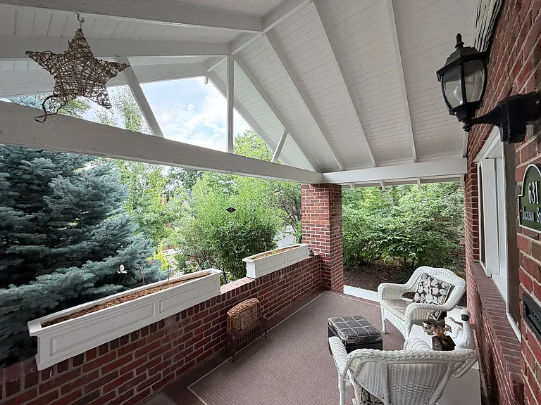 631 Jackson St — Photo 25
