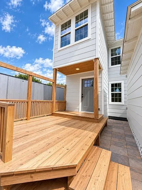 1 bed, 1.5 bath, 900 sqft, $1,850 — Photo 2