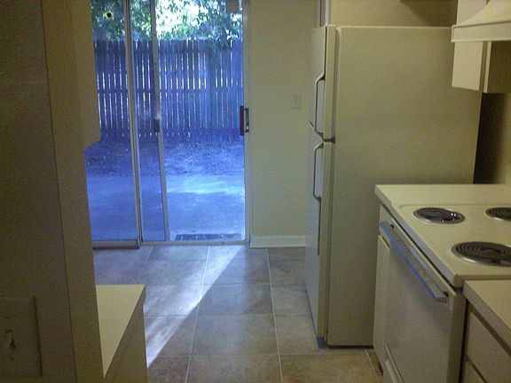 4th image of 4702 Limerick Dr