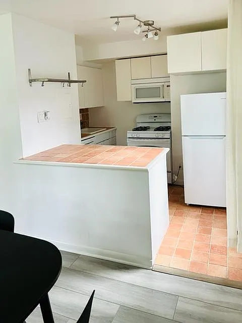 4826 Chevy Chase Drive — Photo 3