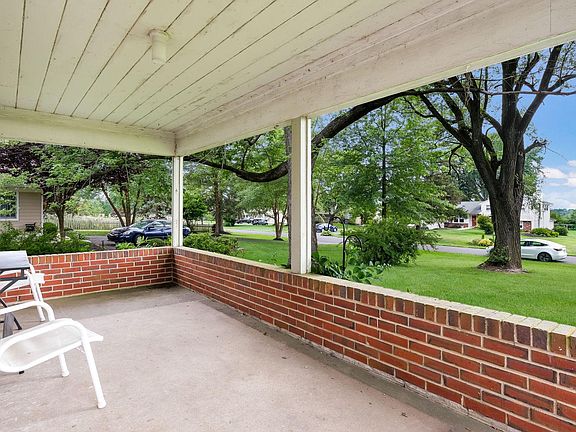 2nd image of 736 Towerview Dr