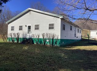 959 Erbacon Rd, Cowen, WV 26206