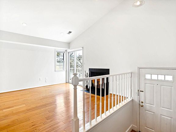 4th image of 2917 S Woodley St APT F