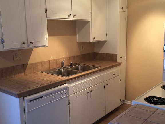 4th image of 4554 Campus Ave APT 2