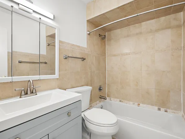 95a Ferry Street image 8 of 13