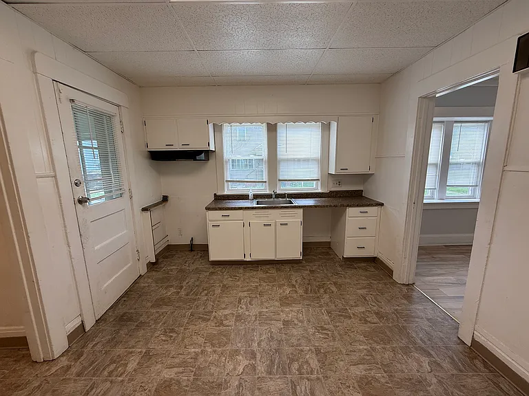 29-31 Ellicott St #31 — Photo 7