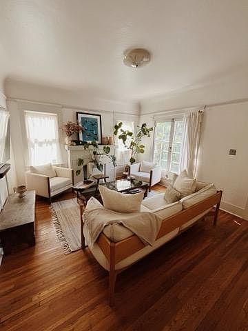 1st image of 836 N Lafayette Park Pl #2