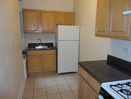 2nd image of 2515 Glenwood Rd APT 2J