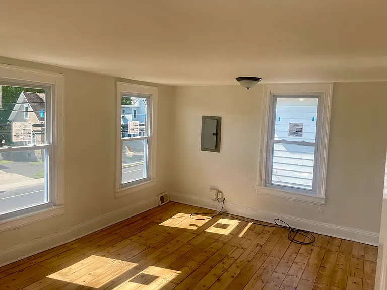 38 S Main St — Photo 7