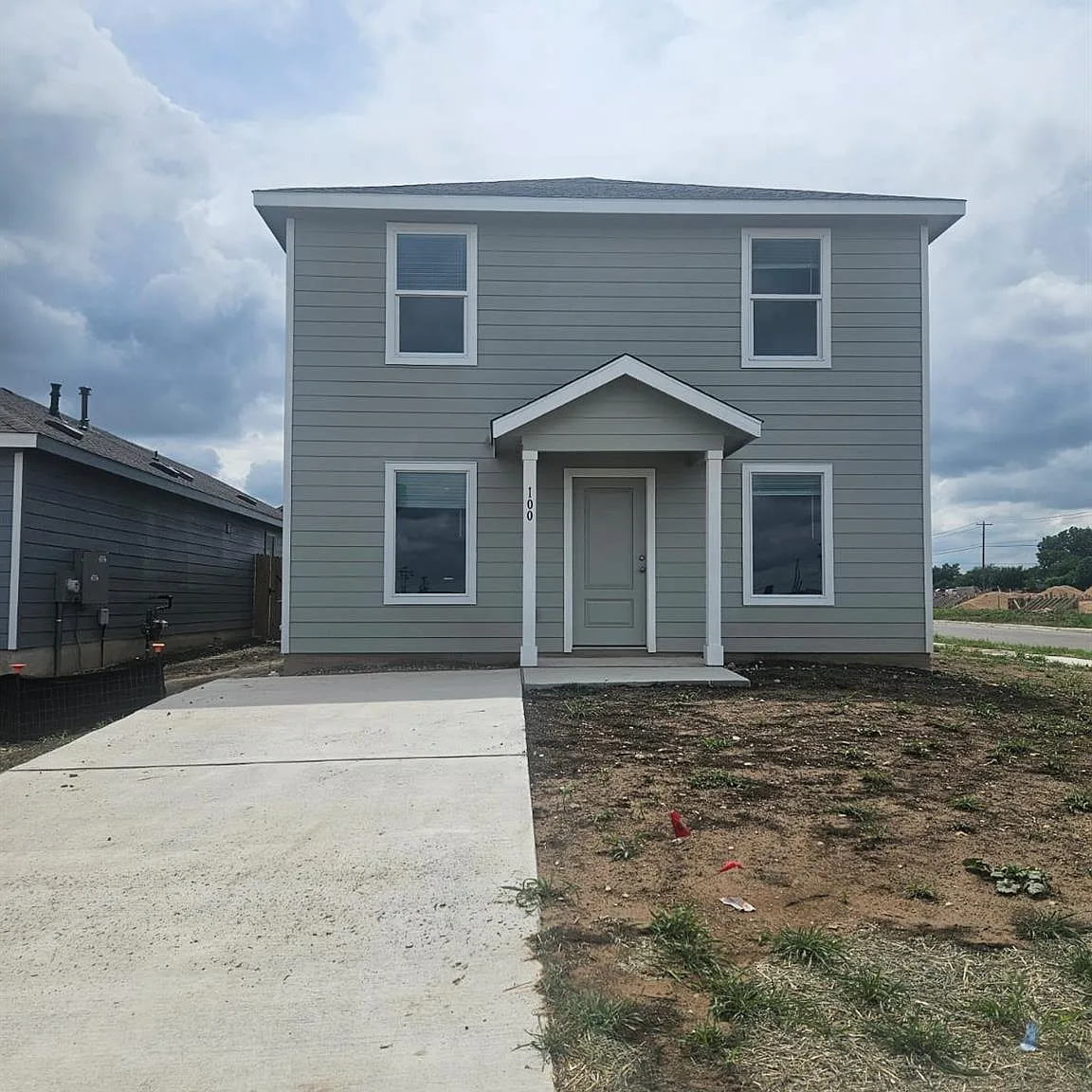 4 bed, 2.5 bath, 1802 sqft, $1,950 — Photo 1